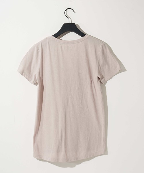 COLONY 2139(コロニートゥーワンスリーナイン)の「VネックベーシックTシャツ(Tシャツ/カットソー・レディース・ホワイト/ブラック/ベージュ/ネイビー/カーキ・SMALL/MEDIUM/LARGE)」の7枚目の写真