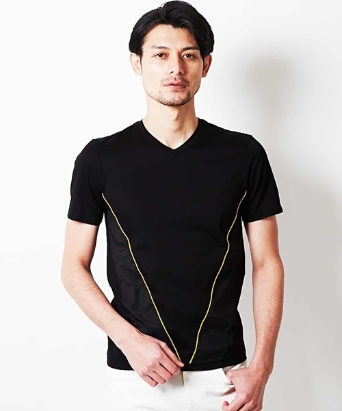 MICHEL KLEIN HOMME (ミッシェルクランオム)の「カットソー(Shield WIN)(Tシャツ/カットソー・メンズ・ブラック/ホワイト・44/46/48/51/52)」の1枚目の写真