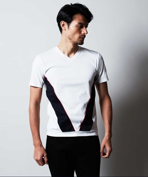 MICHEL KLEIN HOMME (ミッシェルクランオム)の「カットソー(Shield WIN)(Tシャツ/カットソー・メンズ・ブラック/ホワイト・44/46/48/51/52)」の4枚目の写真