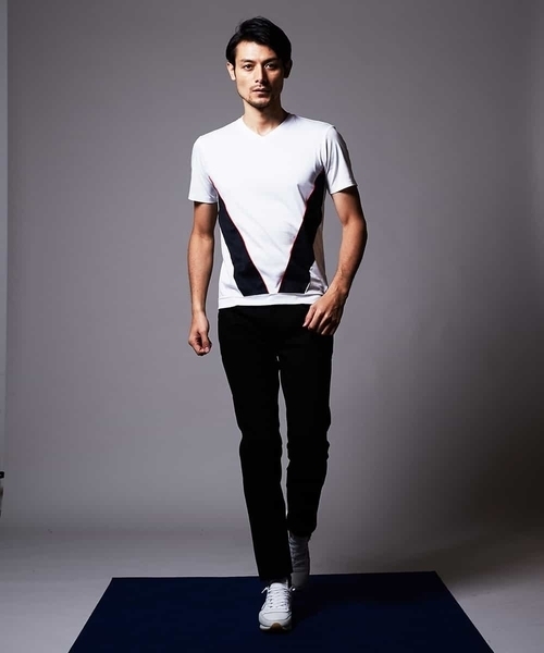 MICHEL KLEIN HOMME (ミッシェルクランオム)の「カットソー(Shield WIN)(Tシャツ/カットソー・メンズ・ブラック/ホワイト・44/46/48/51/52)」の12枚目の写真
