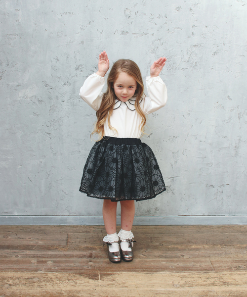 Rora（ローラ）の「モイナ ブラウス（シャツ/ブラウス・キッズ・ホワイト・110cm/100cm/130cm/140cm/90cm/120cm/150cm）」の2枚目の写真