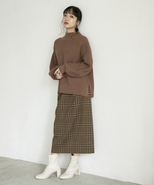 LOWRYS FARM（ローリーズファーム）の「ベルトツキタイトスカート　860286（スカート・レディース・ネイビー/ブラウン/カーキ/ベージュ/ブラウン系その他/ダークブラウン/ブラック・MEDIUM/LARGE）」の19枚目の写真