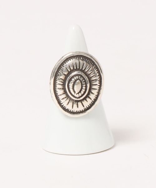 チャイハネ（チャイハネ）の「【チャイハネ】コンチョ風ネイティブモチーフリング（リング・レディース・ゴールド系その他3/シルバー系その他3/シルバー系その他/シルバー系その他2/シルバー系その他4/シルバー系その他5/シルバー系その他6/ゴールド系その他/ゴールド系その他2/ゴールド系その他4/ゴールド系その他5/ゴールド系その他6・FREE）」の5枚目の写真