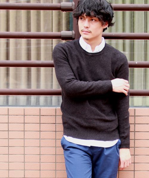 GIORDANO（ジョルダーノ）の「[GIORDANO]クルーネックカラーニット（ニット/セーター・メンズ・ブラック/グレー/ブルー/ダークブルー/オレンジ/ベージュ/レッド/ブラック系その他/チャコールグレー・MEDIUM/LARGE/X-LARGE）」の2枚目の写真