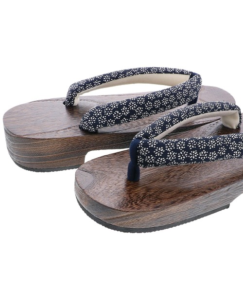 kimonomachi（キモノマチ）の「レディース 下駄 桐下駄 KIMONOMACHI オリジナル（和装小物・レディース・オフホワイト/ホワイト×ブラック/ブラック×ホワイト/ブラック系その他/グリーン系その他/イエロー系その他/ブラック×レッド/スモークピンク/ネイビー×ホワイト/ベージュ×ブラック・FREE/LL）」の12枚目の写真