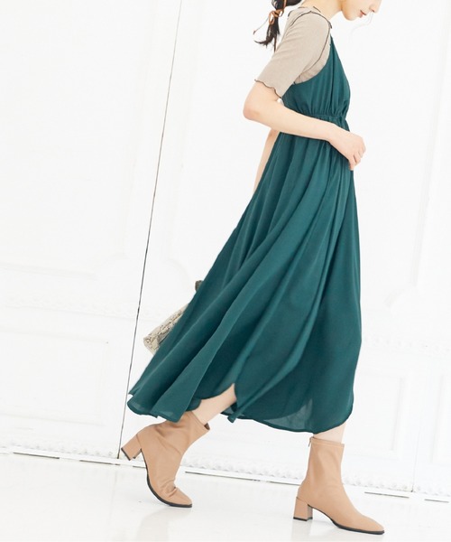 archives（アルシーヴ）の「サテン裾ラウンドキャミワンピース（ワンピース・レディース・ブラウン/ピンクベージュ/グリーン/オレンジ/ブラック/ピンク/ブルー・MEDIUM）」の4枚目の写真