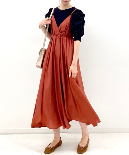 archives（アルシーヴ）の「サテン裾ラウンドキャミワンピース（ワンピース・レディース・ブラウン/ピンクベージュ/グリーン/オレンジ/ブラック/ピンク/ブルー・MEDIUM）」の8枚目の写真