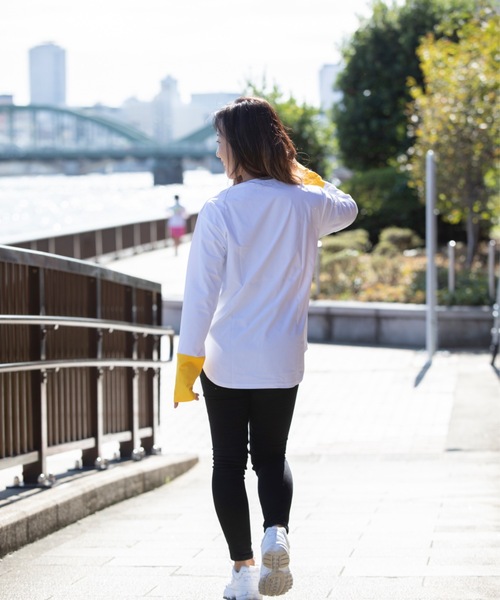 BENETTON (UNITED COLORS OF BENETTON)（ベネトンユナイテッドカラーズオブベネトン）の「【BENETTON / ベネトン】レディース長袖Tシャツ / 吸水速乾 UVカット 袖口バイカラー（Tシャツ/カットソー・レディース・ホワイト/ブラック/グレー/ブルー/グリーン・SMALL/MEDIUM/X-LARGE/LARGE）」の7枚目の写真