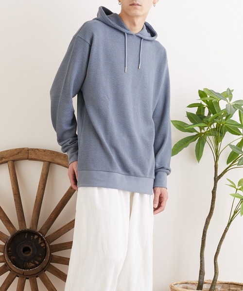 TONE SELECT WEAR(トーンセレクトウェア)の「【TONE MEN'S】カノコプルパーカー(BL)(パーカー・メンズ・ブラック/モカ/グレイッシュベージュ/グレイッシュブルー・MEDIUM/X-LARGE/LARGE)」の4枚目の写真