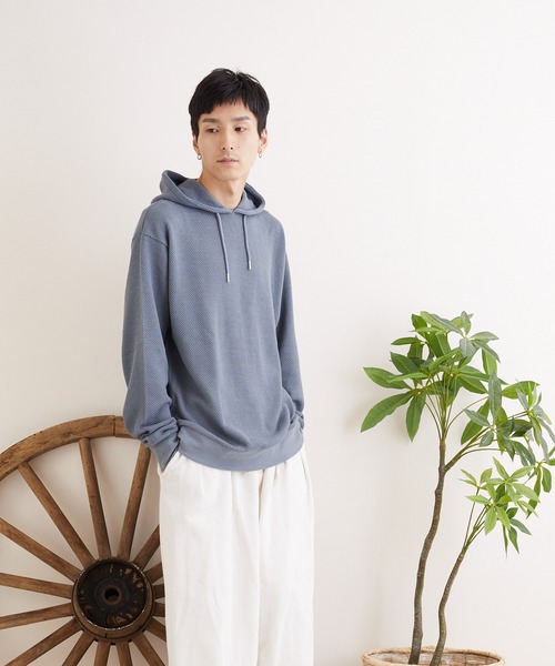 TONE SELECT WEAR(トーンセレクトウェア)の「【TONE MEN'S】カノコプルパーカー(BL)(パーカー・メンズ・ブラック/モカ/グレイッシュベージュ/グレイッシュブルー・MEDIUM/X-LARGE/LARGE)」の6枚目の写真