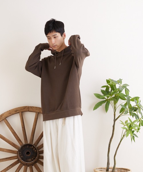 TONE SELECT WEAR(トーンセレクトウェア)の「【TONE MEN'S】カノコプルパーカー(BL)(パーカー・メンズ・ブラック/モカ/グレイッシュベージュ/グレイッシュブルー・MEDIUM/X-LARGE/LARGE)」の15枚目の写真