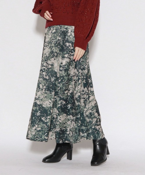 archives（アルシーヴ）の「ニュアンス柄セミフレアスカート（スカート・レディース・ブラック/ブラウン/グレイッシュベージュ・MEDIUM）」の2枚目の写真