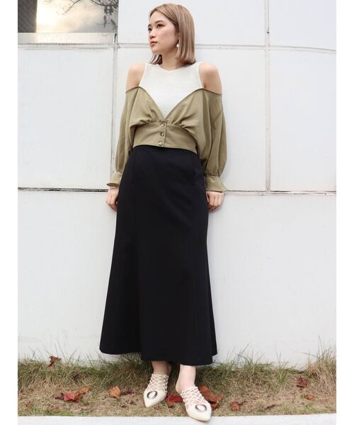 MURUA（ムルーア）の「カーブウエストマーメイドスカート（スカート・レディース・アイボリー/ブラック/ライトグリーン・1/2）」の4枚目の写真