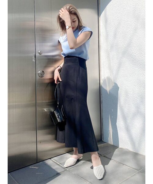 MURUA（ムルーア）の「カーブウエストマーメイドスカート（スカート・レディース・アイボリー/ブラック/ライトグリーン・1/2）」の5枚目の写真