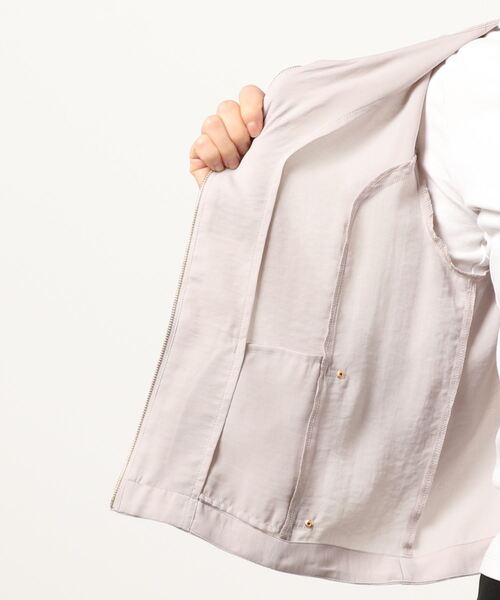 PICCIN（ピッチン）の「ジップアップノーカラージャケット（ノーカラージャケット・レディース・カーキ/グレイッシュベージュ/サックスブルー・M）」の6枚目の写真