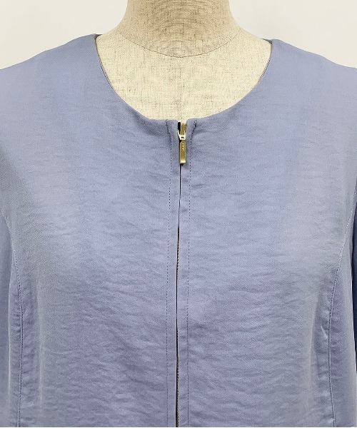 PICCIN（ピッチン）の「ジップアップノーカラージャケット（ノーカラージャケット・レディース・カーキ/グレイッシュベージュ/サックスブルー・M）」の11枚目の写真