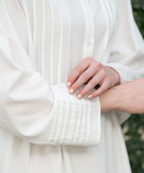 idem（イデム）の「random tuck shirt onepiece/ランダムタックシャツワンピース（シャツワンピース・レディース・アイボリー/ミント・FREE）」の3枚目の写真