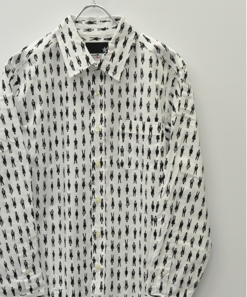 TRAP/U (トラップユー)の「日本製 made in JAPAN シルエット 総柄 プリント レギュラーカラー シャツ(シャツ/ブラウス・メンズ・ホワイト/ブラック・M/L)」の2枚目の写真