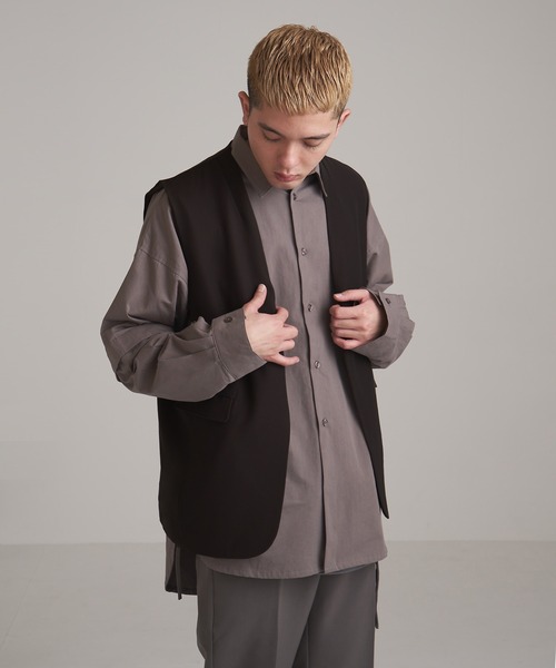 NILWAY（ニルウェイ）の「イージーケアツイル ノーカラーテーラードベスト（ベスト・メンズ・グレイッシュベージュ/ブラック/アイボリー/チャコール・MEDIUM/LARGE）」の3枚目の写真