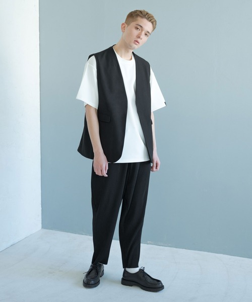 NILWAY（ニルウェイ）の「イージーケアツイル ノーカラーテーラードベスト（ベスト・メンズ・グレイッシュベージュ/ブラック/アイボリー/チャコール・MEDIUM/LARGE）」の17枚目の写真