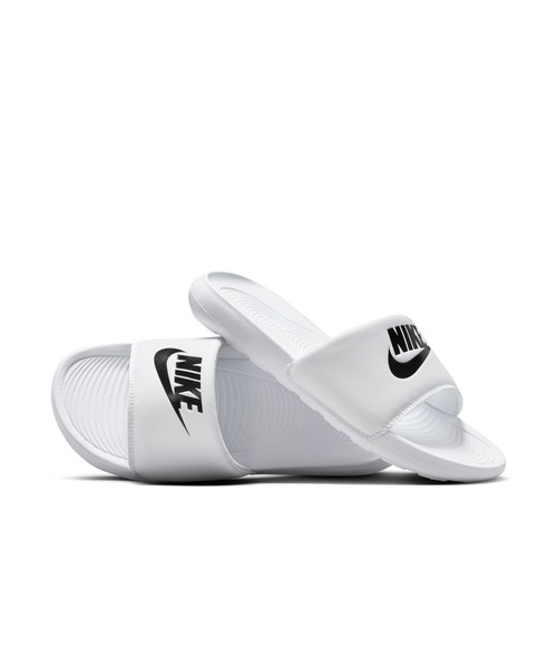 NIKE(ナイキ)の「NIKE/ナイキ WMS VICTORI ONE SLIDE/ウィメンズ ヴィクトリー ワンスライド(サンダル・レディース・ホワイト・22cm/23cm/24cm/25cm/26cm/27cm/28cm/29cm)」の1枚目の写真