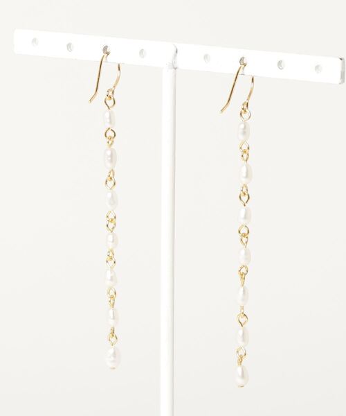 NANO universe（ナノユニバース）の「ライスパールピアス（ピアス（両耳用）・レディース・ゴールド/シルバー・FREE）」の3枚目の写真