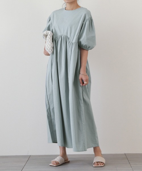 SUGAR BISKET（シュガービスケット）の「ボリュームスリーブワンピース（ワンピース・レディース・ホワイト/ブラック/ライトグリーン/ブルーグレー/グレイッシュベージュ/テラコッタ・M/L）」の3枚目の写真