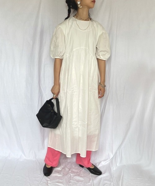 SUGAR BISKET（シュガービスケット）の「ボリュームスリーブワンピース（ワンピース・レディース・ホワイト/ブラック/ライトグリーン/ブルーグレー/グレイッシュベージュ/テラコッタ・M/L）」の8枚目の写真