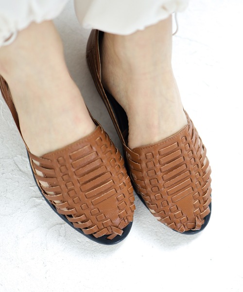 SESTO(セスト)の「柔らか編み込みメッシュのグルカサンダル(サンダル・レディース・ブラック/アイボリー/キャメル/シルバー・LL/3L/S/M/L)」の6枚目の写真