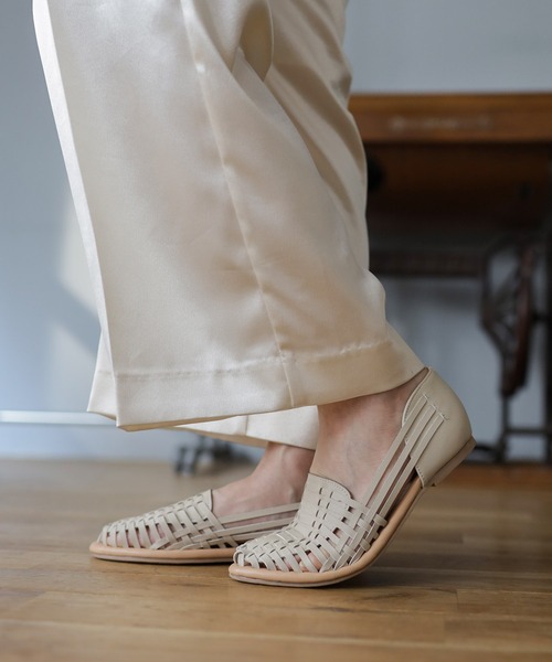 SESTO(セスト)の「柔らか編み込みメッシュのグルカサンダル(サンダル・レディース・ブラック/アイボリー/キャメル/シルバー・LL/3L/S/M/L)」の21枚目の写真