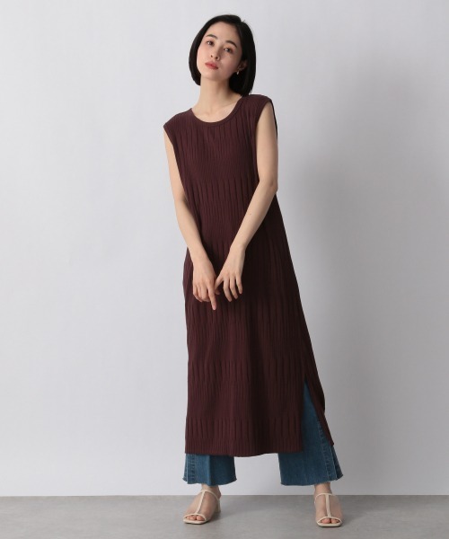 LOWRYS FARM（ローリーズファーム）の「ランダムテレコノースリーブワンピース　945205（ワンピース・レディース・ブラック/ダークブラウン/ブルー/アイボリー/オレンジ・FREE）」の3枚目の写真