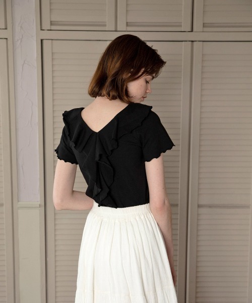 mangata(モンガータ)の「Front frill tee(Tシャツ/カットソー・レディース・ホワイト/ブラック・FREE)」の12枚目の写真