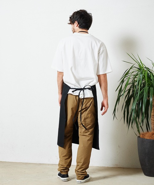 ROUND HOUSE（ラウンドハウス）の「ROUND HOUSE Made in USA Shop Apron (ラウンドハウス )(3colors)(Unisex)(17RH99)（エプロン・メンズ・ブラック/ブラウン/インディゴブルー・FREE）」の5枚目の写真