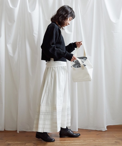 Lene（レネ）の「スパニッシュメリノ/アラン編み アシメプルオーバー（ニット/セーター・レディース・ブラック/キナリ/レッド・FREE）」の17枚目の写真