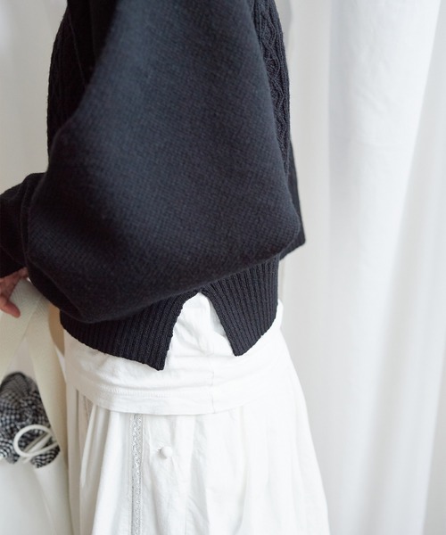 Lene（レネ）の「スパニッシュメリノ/アラン編み アシメプルオーバー（ニット/セーター・レディース・ブラック/キナリ/レッド・FREE）」の18枚目の写真