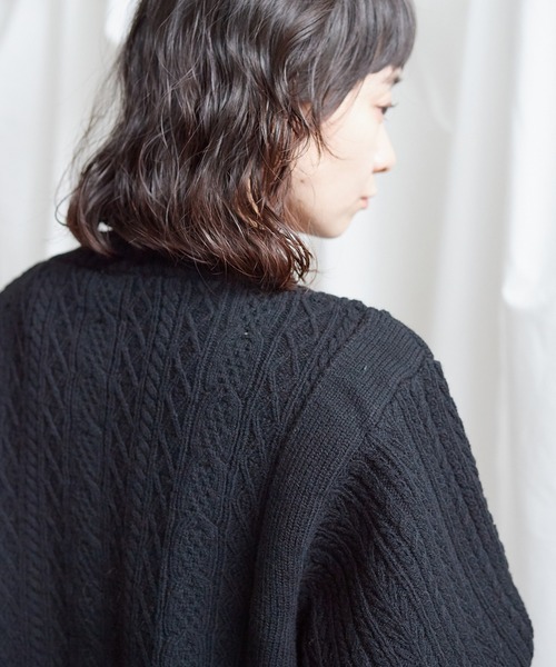 Lene（レネ）の「スパニッシュメリノ/アラン編み アシメプルオーバー（ニット/セーター・レディース・ブラック/キナリ/レッド・FREE）」の19枚目の写真