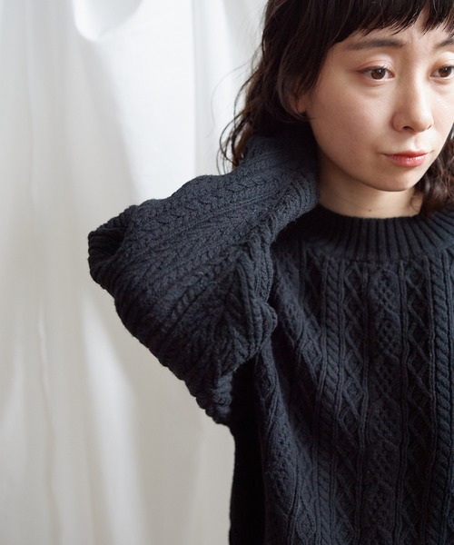 Lene（レネ）の「スパニッシュメリノ/アラン編み アシメプルオーバー（ニット/セーター・レディース・ブラック/キナリ/レッド・FREE）」の15枚目の写真