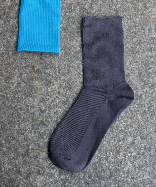 ammy.（エイミードット）の「【 ammy. / エイミードット 】 無地 ネオンカラー ソックス（ソックス/靴下・メンズ・パープル/レッド/ピンク/イエロー/ブルー/グリーン/ベビーピンク/オレンジ/ライトパープル/スカイブルー/エメラルド/モスグリーン/ライトイエロー/チャコールグレー/ライトグリーン/ミント・FREE）」の2枚目の写真