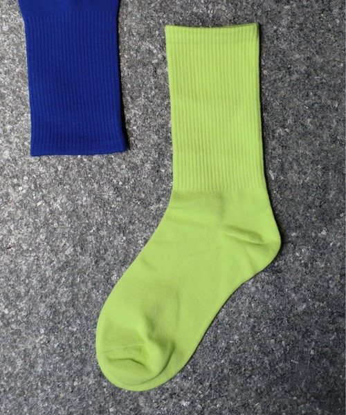 ammy.（エイミードット）の「【 ammy. / エイミードット 】 無地 ネオンカラー ソックス（ソックス/靴下・メンズ・パープル/レッド/ピンク/イエロー/ブルー/グリーン/ベビーピンク/オレンジ/ライトパープル/スカイブルー/エメラルド/モスグリーン/ライトイエロー/チャコールグレー/ライトグリーン/ミント・FREE）」の4枚目の写真