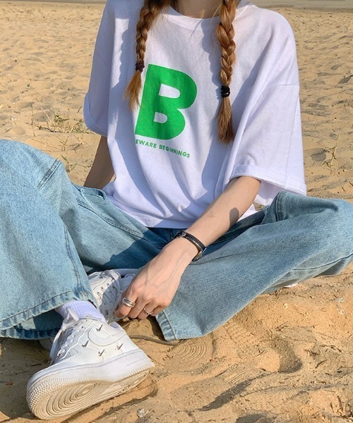 MANGROVE（マングローブ）の「アルファベットロゴプリントＴ（Tシャツ/カットソー・レディース・ホワイト/パープル/グレー/イエロー・FREE）」の2枚目の写真