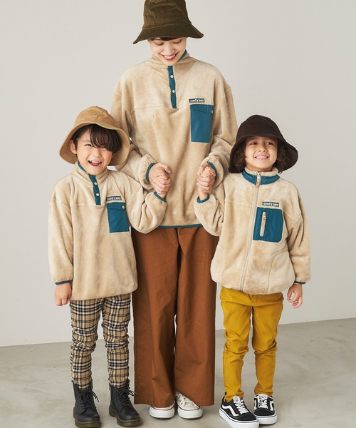 ＆yam（アンドヤム）の「ユニセックス両面シャギーフリーススタンドプルオーバー【親子お揃い/リンクコーデ】（ブルゾン・キッズ・パープル/ベージュ/ブラック・120-130cm/140-150cm/150-160cm/130-140cm/110-120cm）」の4枚目の写真