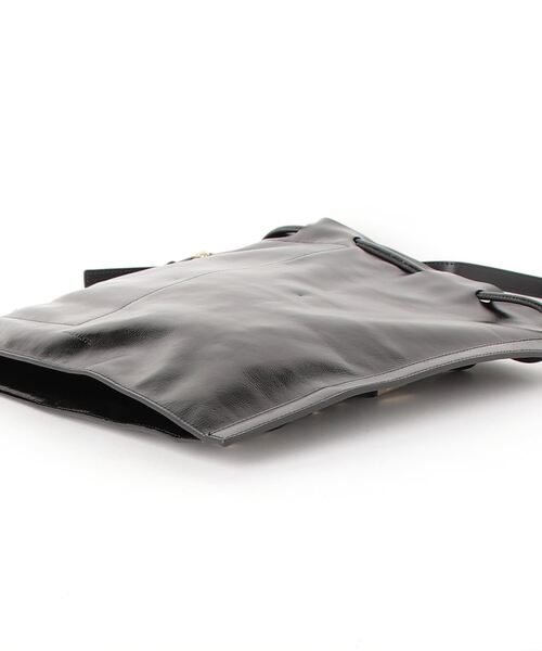 ALLSAINTS（オールセインツ）の「ALPHA BACKPACK | ALPHA バックパック（バックパック/リュック・レディース・ブラック系・ONE SIZE）」の3枚目の写真