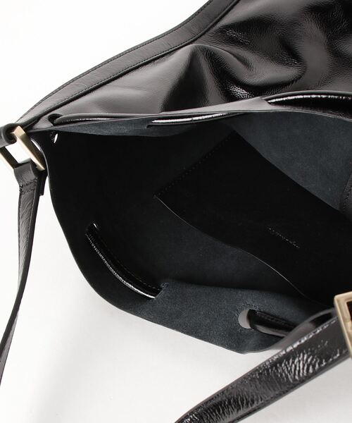 ALLSAINTS（オールセインツ）の「ALPHA BACKPACK | ALPHA バックパック（バックパック/リュック・レディース・ブラック系・ONE SIZE）」の2枚目の写真