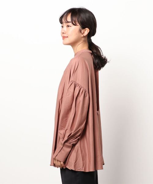 ROPE'(ロペ)の「【WEB限定】ツィルジャージバックリボンブラウス(シャツ/ブラウス・レディース・ブラック/ブラウン/イエロー系その他3・38)」の5枚目の写真