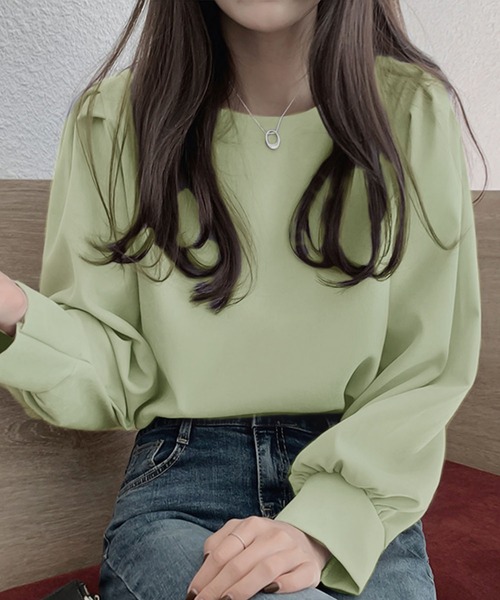 Bifrost(ビフレスト)の「ボリューム袖ギャザーブラウス(Tシャツ/カットソー・レディース・オフホワイト/ブルー/ネイビー/ブラック/グレイッシュベージュ/ピンクベージュ/グリーン系その他・M/L)」の5枚目の写真
