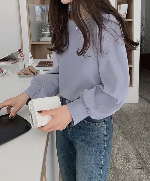 Bifrost(ビフレスト)の「ボリューム袖ギャザーブラウス(Tシャツ/カットソー・レディース・オフホワイト/ブルー/ネイビー/ブラック/グレイッシュベージュ/ピンクベージュ/グリーン系その他・M/L)」の15枚目の写真