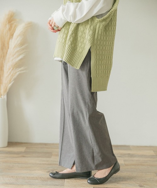 ITEMS URBANRESEARCH（アイテムズ アーバンリサーチ）の「インサイドスリットパンツ（その他パンツ・レディース・グレー/ベージュ/ブラウン・FREE）」の2枚目の写真