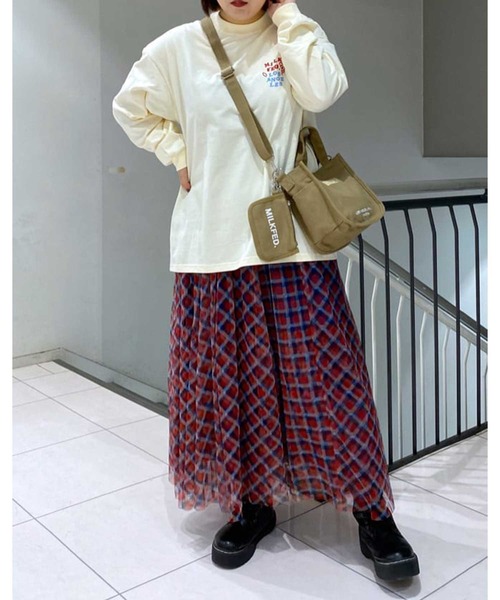 MILKFED.(ミルクフェド)の「LS TEE DOODLE FLOWER(Tシャツ/カットソー・レディース・ブラック/オフホワイト/ネイビー/ホワイト・ONE SIZE)」の19枚目の写真