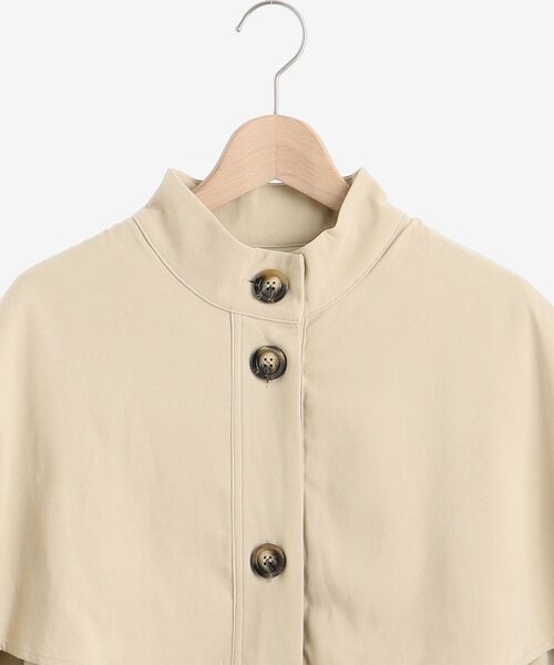 MAJESTIC LEGON（マジェスティックレゴン）の「ケープカラーコート（その他アウター・レディース・ベージュ/ブラック・MEDIUM/SMALL）」の15枚目の写真