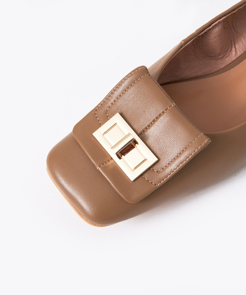 PICHE ABAHOUSE（ピシェ アバハウス）の「スクエアトゥヒネリフラットパンプス（パンプス・レディース・ベージュ/ブラック/ライトブルー・37/36/38/39/35）」の15枚目の写真